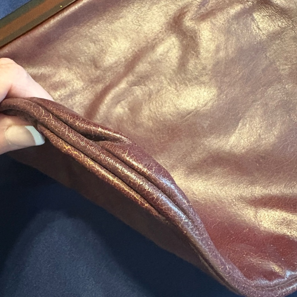 SOLD Vintage Burgundy Leather and Acrylic Tortoise Shell Clutch, with Kiss Clasp - Picture 7 of 13